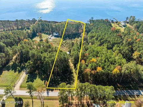 2900 Hickory Point Rd, Aurora, NC 27806