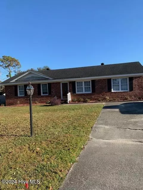5310 Lord Tennyson Rd, Wilmington, NC 28405