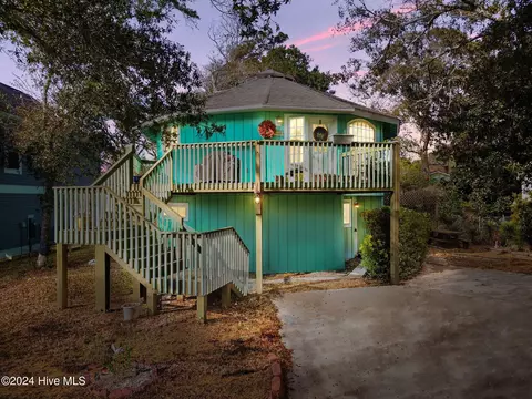 111 SE 30th St #L-17, Oak Island, NC 28465