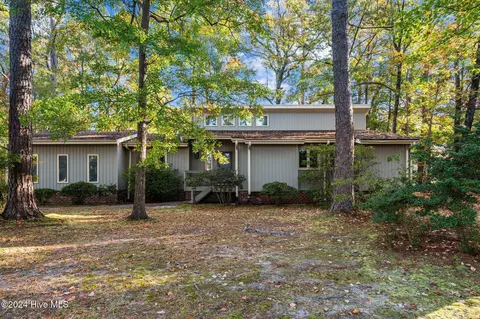 3200 Gordon Dr, Greenville, NC 27834