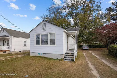 1009 Bridge St, Washington, NC 27889
