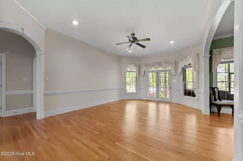 Living - 163 Santee Dr, Chocowinity, NC 27817 photo 3 of 6