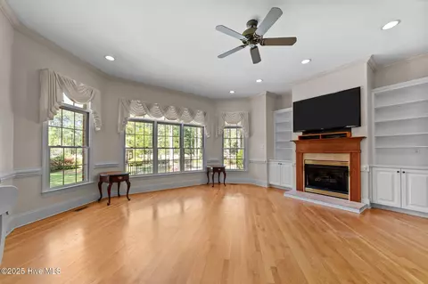 Living - 163 Santee Dr, Chocowinity, NC 27817 photo 6 of 6