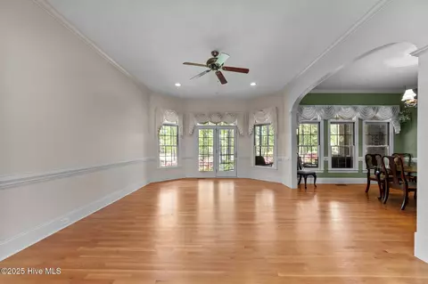 Living - 163 Santee Dr, Chocowinity, NC 27817 photo 1 of 6