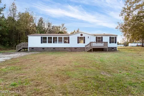 6955 White Oak River Rd, Maysville, NC 28555