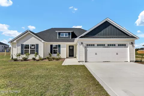 520 E Black Water Ln, Maysville, NC 28555
