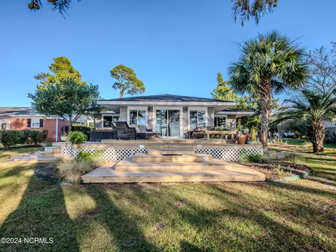 2534 Bella Coola Rd, Lake Waccamaw, NC 28450