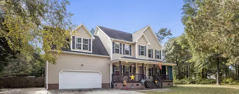 128 Bayshore Dr, Sneads Ferry, NC 28460