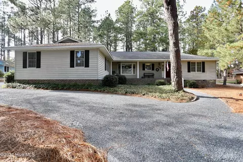 172 Devonshire Ave W, West End, NC 27376