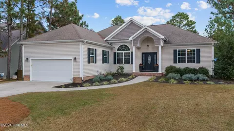 25 Victoria Dr, Whispering Pines, NC 28327