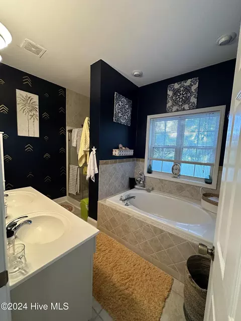 Bath - 202 W Sanderling Cir, Hampstead, NC 28443 photo 1 of 2