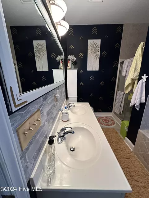 Bath - 202 W Sanderling Cir, Hampstead, NC 28443 photo 2 of 2