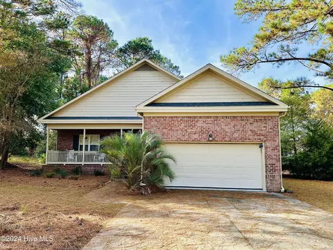 202 W Sanderling Cir, Hampstead, NC 28443