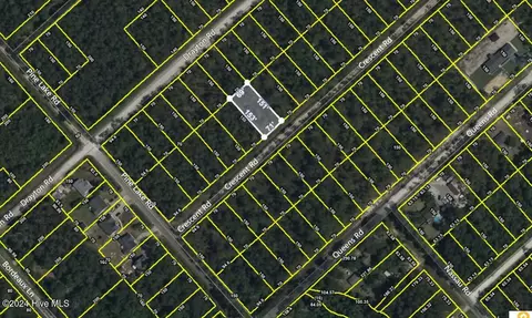 361 Crescent Rd, Southport, NC 28461