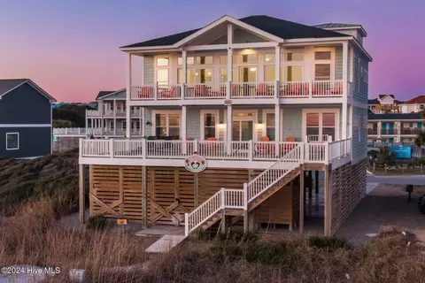 505 Ocean Dr, Oak Island, NC 28465