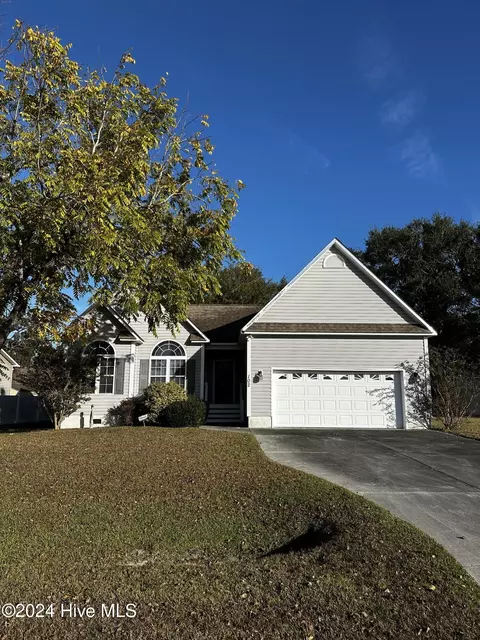 102 Path Finder Ln, Swansboro, NC 28584