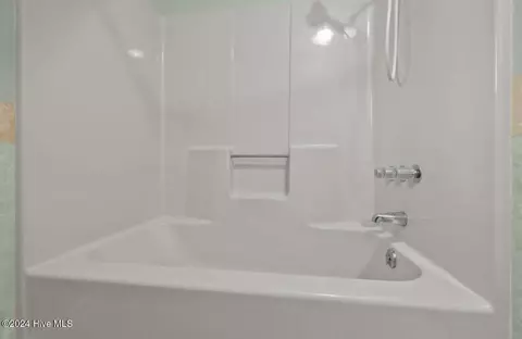 Bath - 71 Ivanhoe Rd, Atkinson, NC 28421 photo 4 of 5