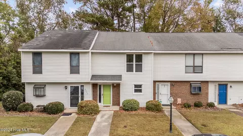 2193 Fox Run Dr, Kinston, NC 28504