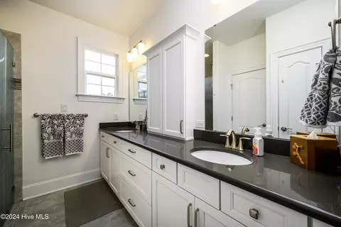 Bath - 4010 Reunion Pointe Ln, New Bern, NC 28562 photo 1 of 2