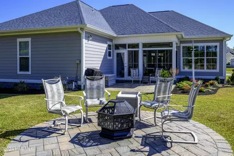 Exterior - 4010 Reunion Pointe Ln, New Bern, NC 28562 photo 9 of 30