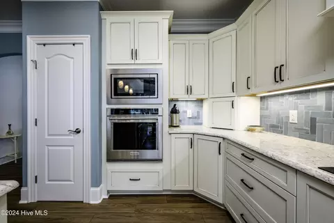 Kitchen - 4010 Reunion Pointe Ln, New Bern, NC 28562 photo 5 of 7