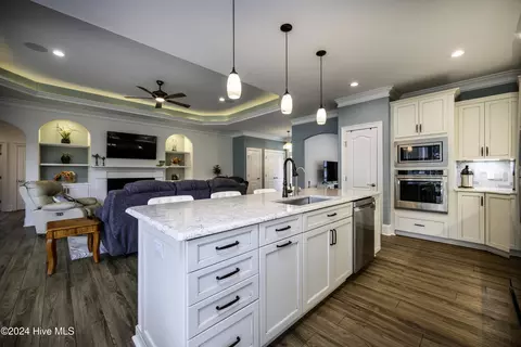 Kitchen - 4010 Reunion Pointe Ln, New Bern, NC 28562 photo 3 of 7