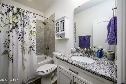 Bath - 4010 Reunion Pointe Ln, New Bern, NC 28562 photo 2 of 2