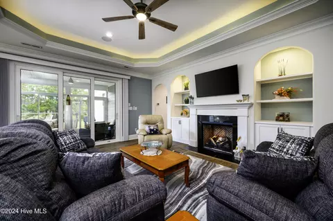 Living - 4010 Reunion Pointe Ln, New Bern, NC 28562 photo 1 of 2