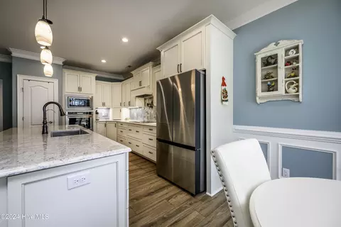 Kitchen - 4010 Reunion Pointe Ln, New Bern, NC 28562 photo 7 of 7