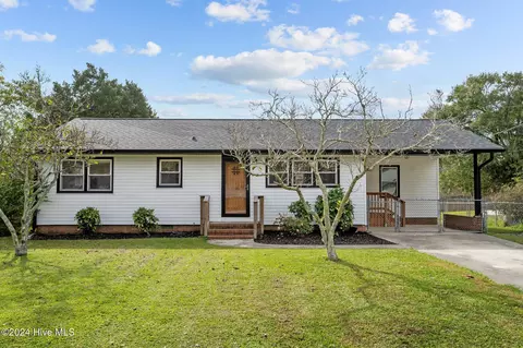 103 Cardinal Rd, Jacksonville, NC 28546