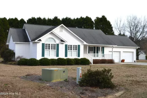 14340 Buckingham St, Laurinburg, NC 28352
