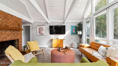 Living - 10 Inverness Rd, Pinehurst, NC 28374 photo 1 of 1