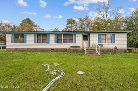 10220 Sanders Rd, Laurinburg, NC 28352