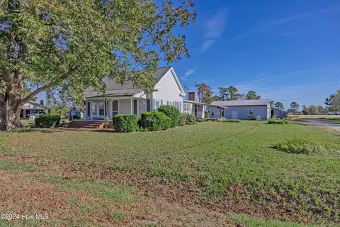 400 Fussell Rd, Rose Hill, NC 28458