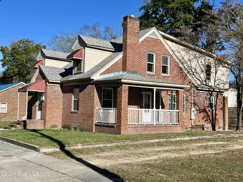 805 Van Norden St, Washington, NC 27889