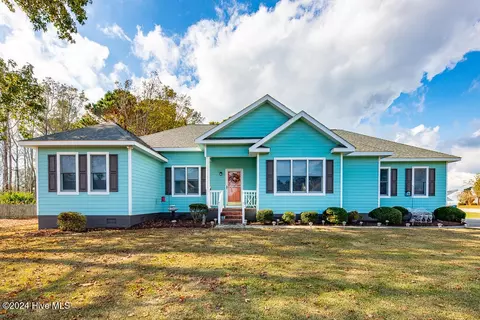 1801 Red Fox Ln, Morehead City, NC 28557