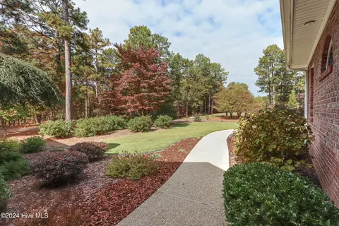 84 Pomeroy Dr, Pinehurst, NC 28374 photo 4