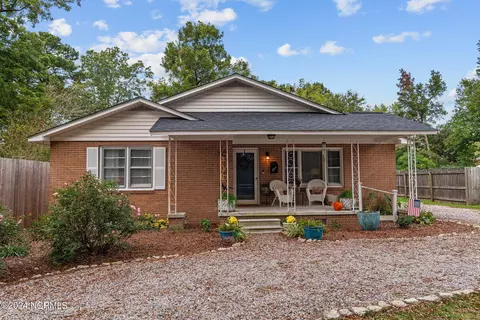 408 Aycock St, Washington, NC 27889