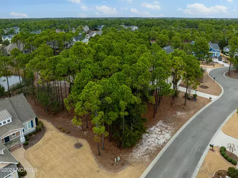 2555 Hillsborough Dr, Southport, NC 28461