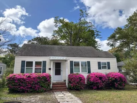 2304 Princess Place Dr, Wilmington, NC 28405