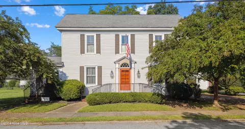 213 N Front St, Hertford, NC 27944