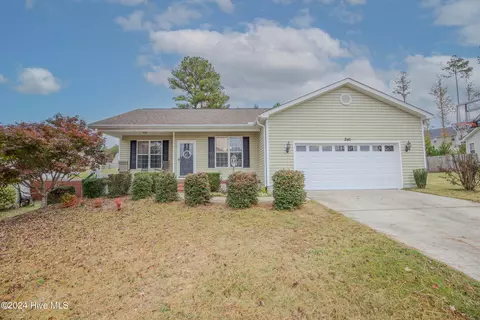 240 Savannah Garden Dr, Carthage, NC 28327