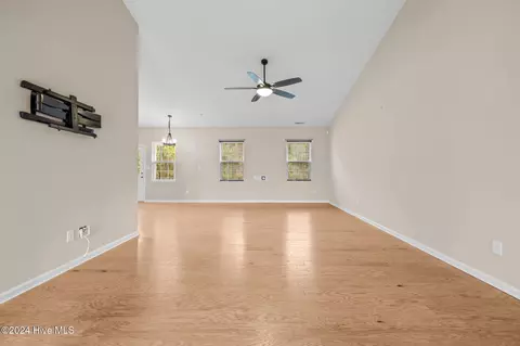 Living - 1535 Ghio Rd, Hamlet, NC 28345 photo 4 of 8