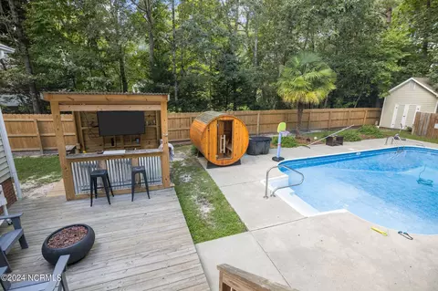2129 Perrytown Loop Rd, New Bern, NC 28562 photo 2