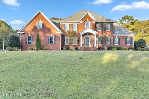 4611 Hunter Creek Dr, La Grange, NC 28551