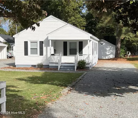 406 Stewart Ave, Clinton, NC 28328