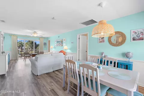 Dining - 131 Marlin Dr, Holden Beach, NC 28462 photo 1 of 3