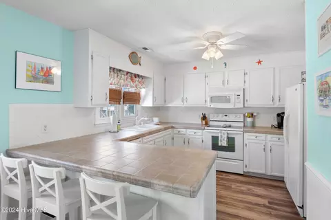 Kitchen - 131 Marlin Dr, Holden Beach, NC 28462 photo 1 of 5