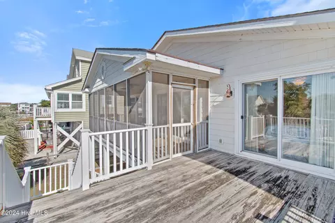 Exterior - 131 Marlin Dr, Holden Beach, NC 28462 photo 8 of 14