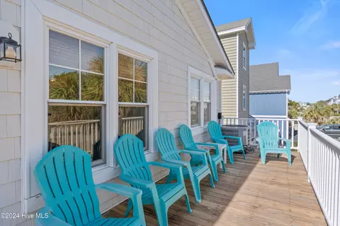 Exterior - 131 Marlin Dr, Holden Beach, NC 28462 photo 5 of 14